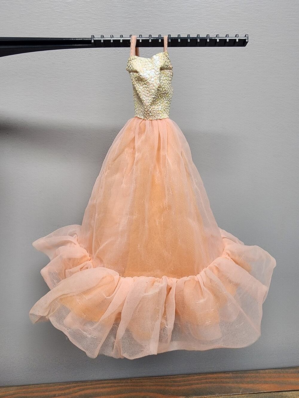 VINTAGE 1984 BARBIE Doll PEACHES N CREAM Original GOWN Only #7926